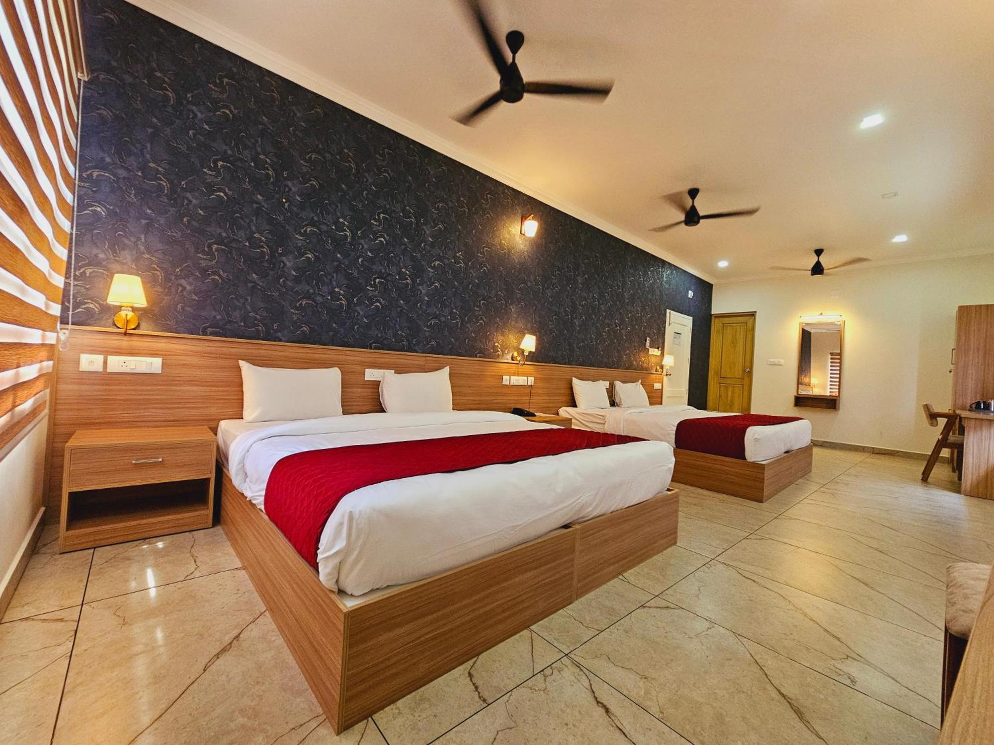 Esaa Airport Hotel Kochi Exterior photo